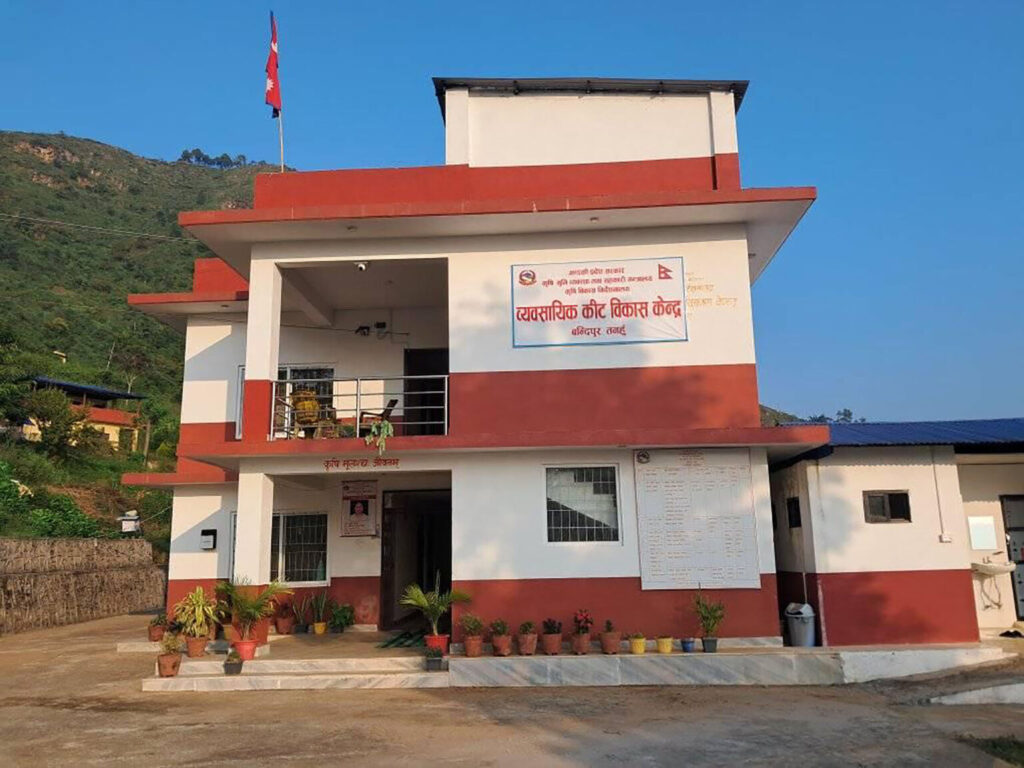 ११ जिल्लामा कार्यक्षेत्र, तर बन्दीपुरको कीट विकास केन्द्रमा केवल पाँच कर्मचारी