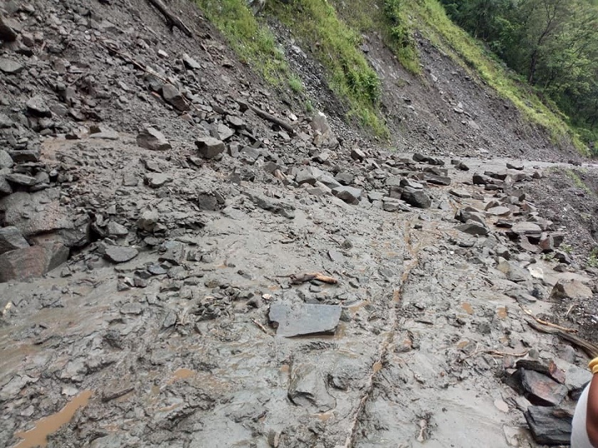 मनसुनी विपद्: आठ राजमार्ग पूर्ण अवरुद्ध, पाँचमा आंशिक सञ्चालनमा