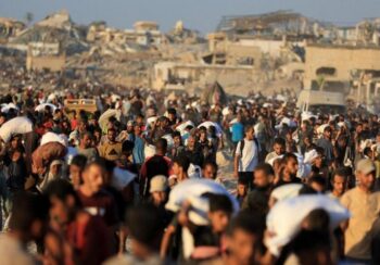 इजरायली गोलीबारीमा परेर गाजामा खाना पर्किरहेका ५० जनाभन्दा बढीको मृत्यु