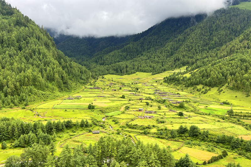 ओझेलमा छ सुन्दरताले भरिपूर्ण दिज गाउँ