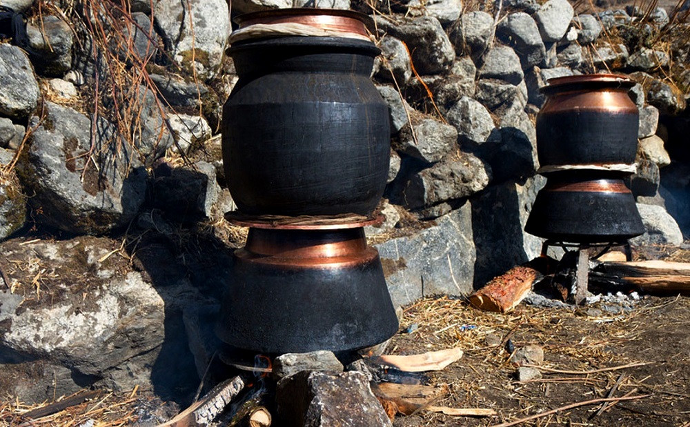 घरेलु मदिरालाई ‘ब्राण्डिङ’ र बजारीकरण गर्दै गण्डकी सरकार