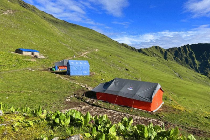 पर्यटक तानिरहेको बुकीपाटनमा ‘गोठबास’ले सहज