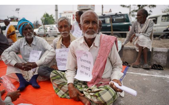 अनुदान नदिएसम्म काठमाडौं नछोड्ने उखु किसानको चेतावनीः उखु किसानले एक अर्ब बढी भुक्तानी पाउन बाँकी