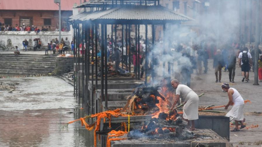 पशुपति आर्यघाटमा जलाउन ल्याइएको शवबाट मासु र हड्डी बिक्रि, एक जना पक्राउ