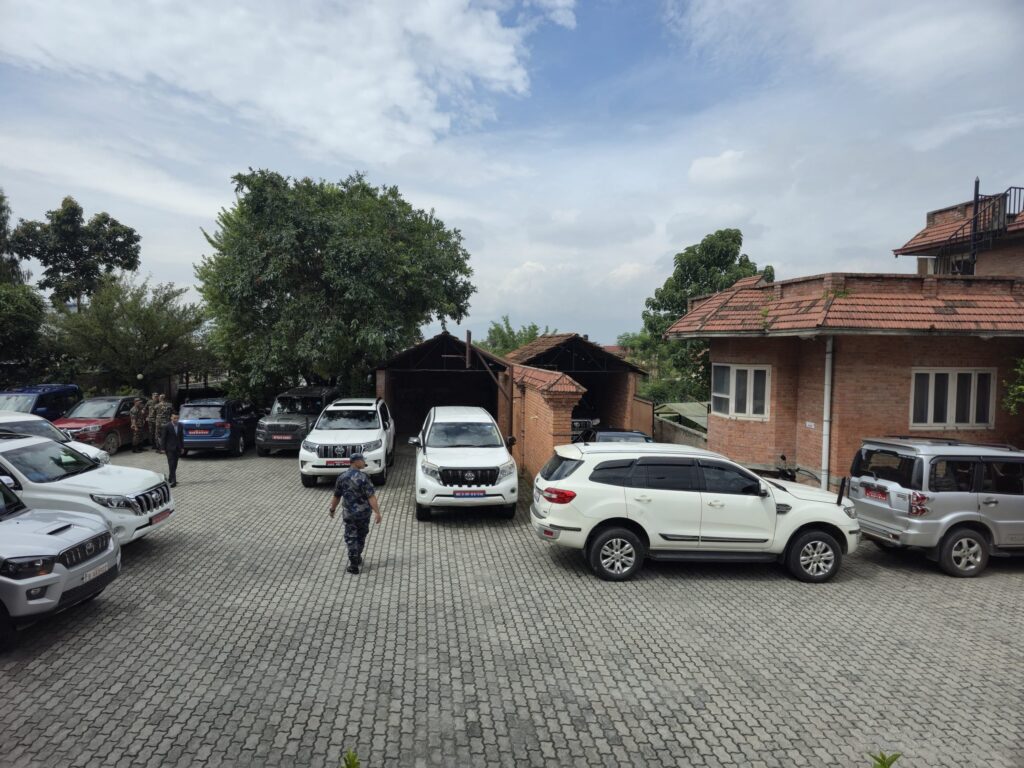 सभापति निवासमा कांग्रेस नेतृत्वको बैठक, खतिवडाको राजीनामाबारे छलफल