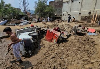 पाकिस्तानमा बाढी र पहिरोमा परी ३ सय ४० जनाको मृत्यु