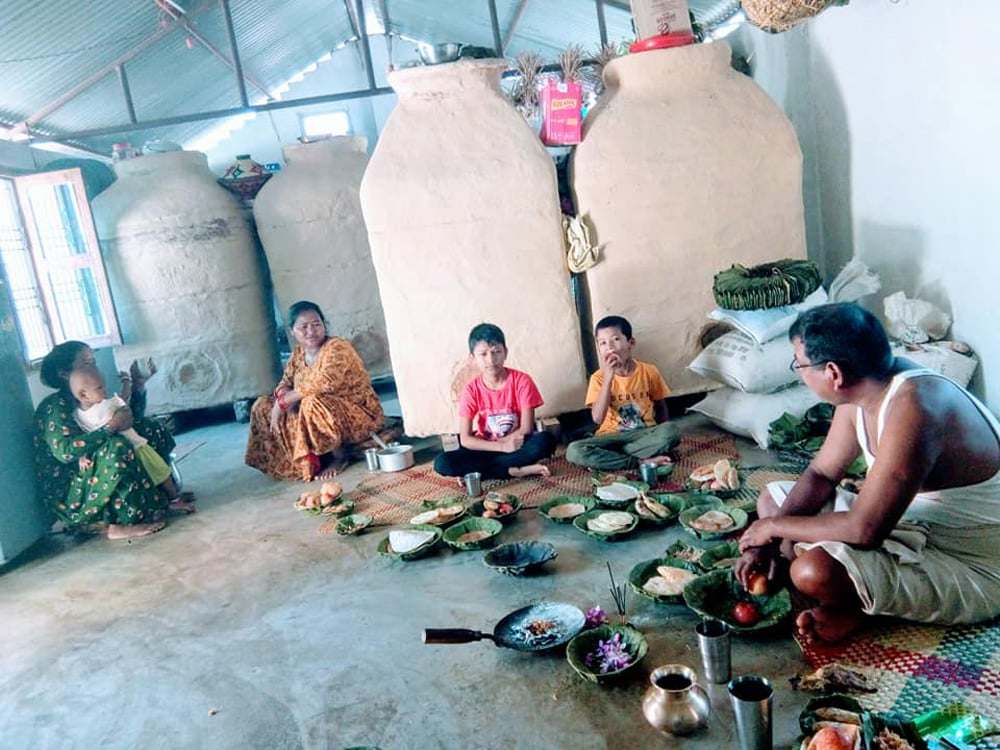 दाजुभाइले दिदीबहिनीको दीर्घायुका लागि व्रत बस्ने पर्व ‘अटवारी’