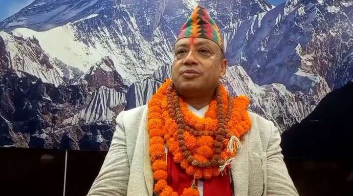 बानियाँलाई ‘पहिलो गाँसमै ढुङ्गा’