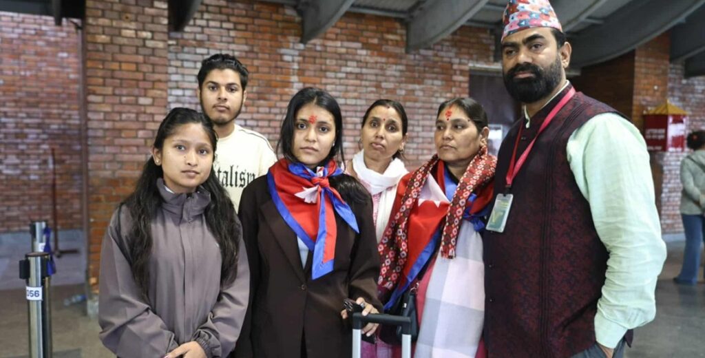 विपिन जोशीका आमा र बहिनी इजरायल प्रस्थान