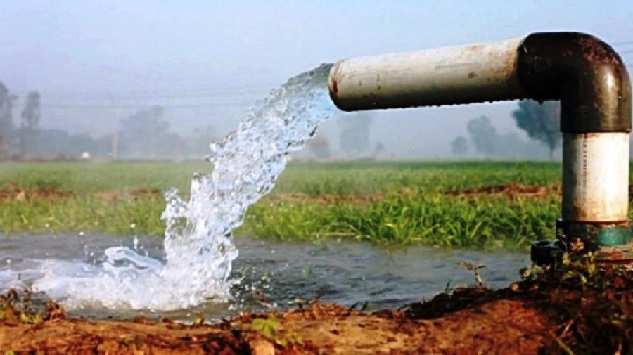 सिँचाइका लागि एक वर्षमा १६ डिप बोरिङ वितरण