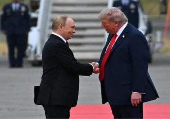 अलास्कामा पुटिनले ट्रम्पलाई ३ करोड ५२ लाख नगद दिएको खुलासा