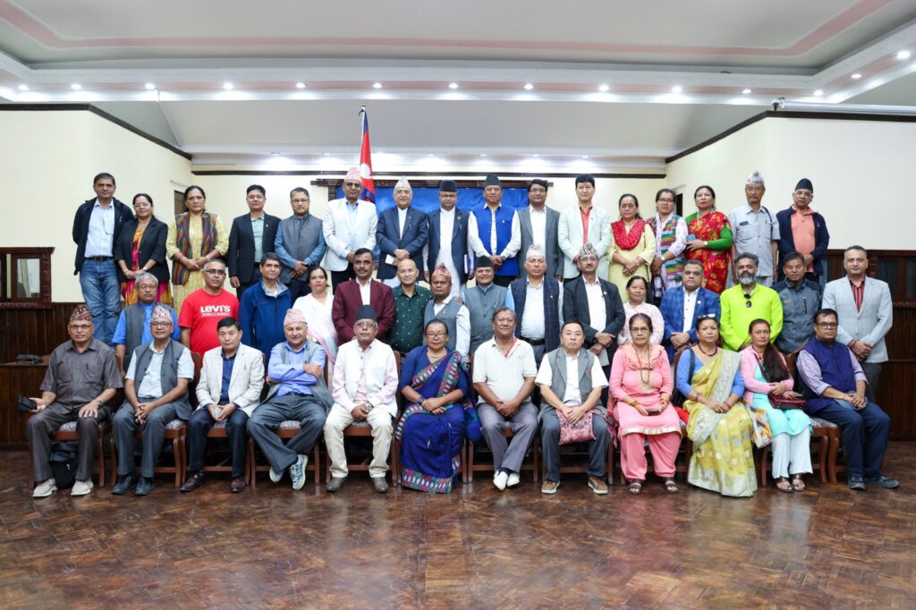 एमाले अध्यक्षमा उठेमा भण्डारीले हार्ने र हारे पछि बिरोधमा लाग्ने ओलीको दावी