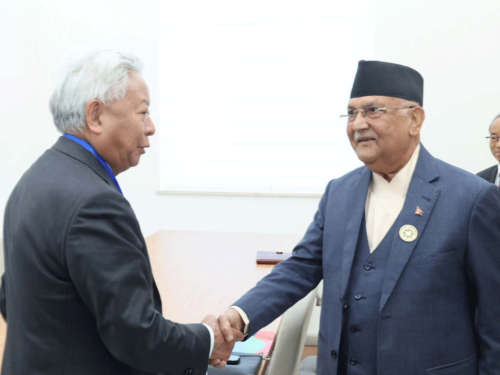 प्रधानमन्त्री ओली र एसियन पूर्वाधार लगानी बैकका अध्यक्ष लिम्बुन्लेबीच भेटवार्ता