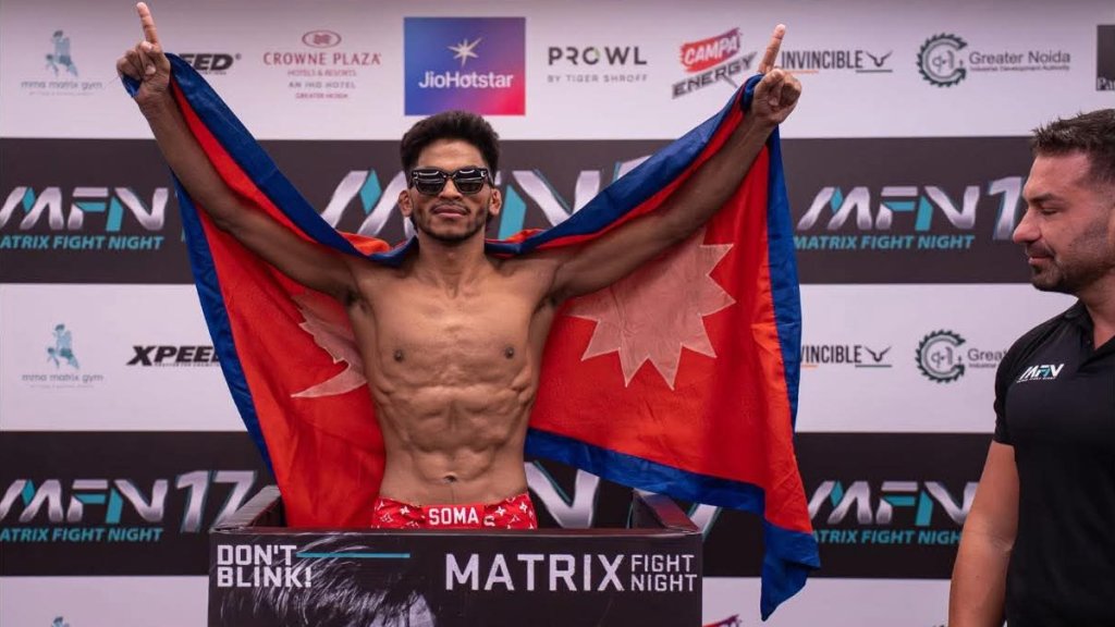 भारतीय प्रतिद्वन्द्वीलाई नकआउट गर्दै रविन्द्र बने पहिलो नेपाली ‘एमएफएन’ च्याम्पियन