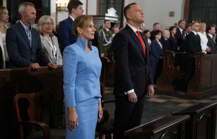 पोल्याण्डका नवनिर्वाचित राष्ट्रपति नावरोकीद्वारा सपथ ग्रहण