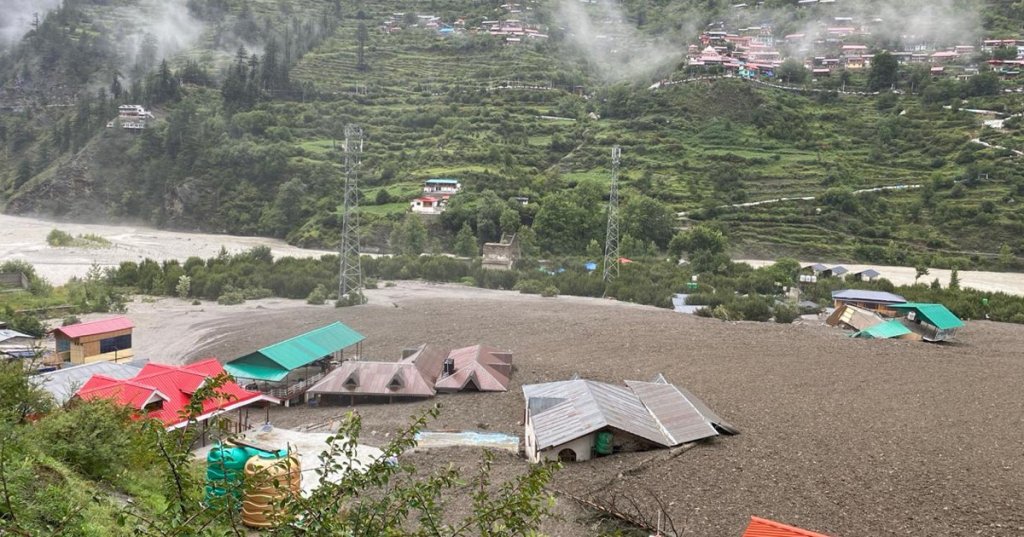 भारत उत्तराखण्डको बाढी : हराईरहेका २६ नेपालीकाे नाम सार्वजनिक
