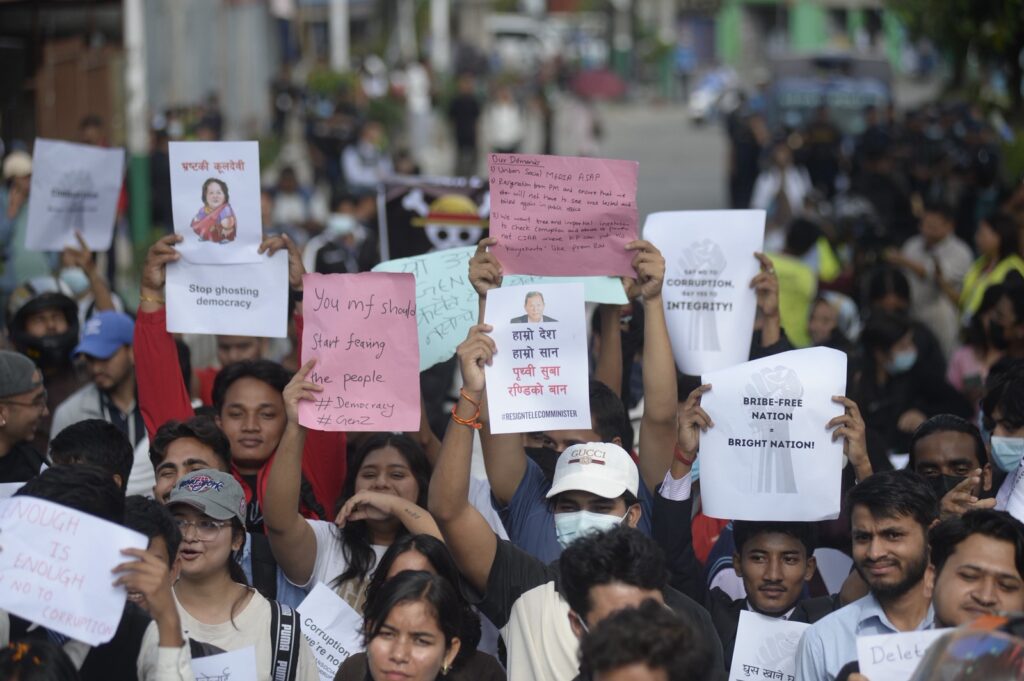 सडकमा उत्रिए जेन-जी पुस्ता (तस्बिरहरू)