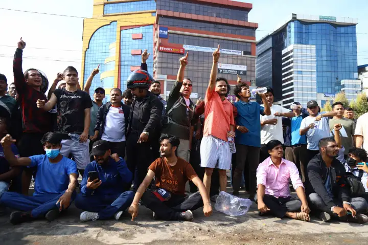 बानेश्वरमा जेनजी प्रदर्शनकारीद्वारा प्रधानमन्त्रीको राजीनामाको माग