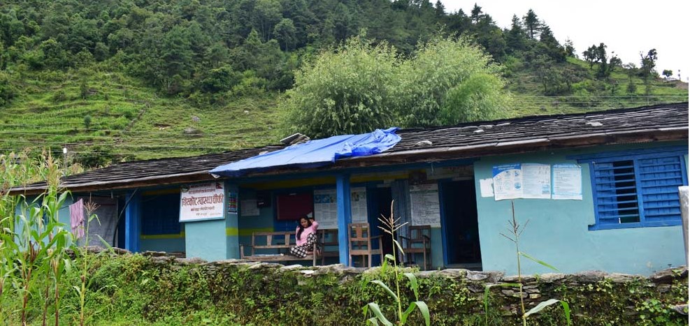 स्वास्थ्यचौकीको भवन जीर्ण हुँदा सेवा प्रभावित