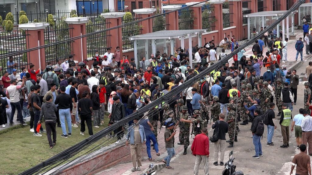 जेनजीहरुबीच नै कुटाकुट (तस्वीरहरु)