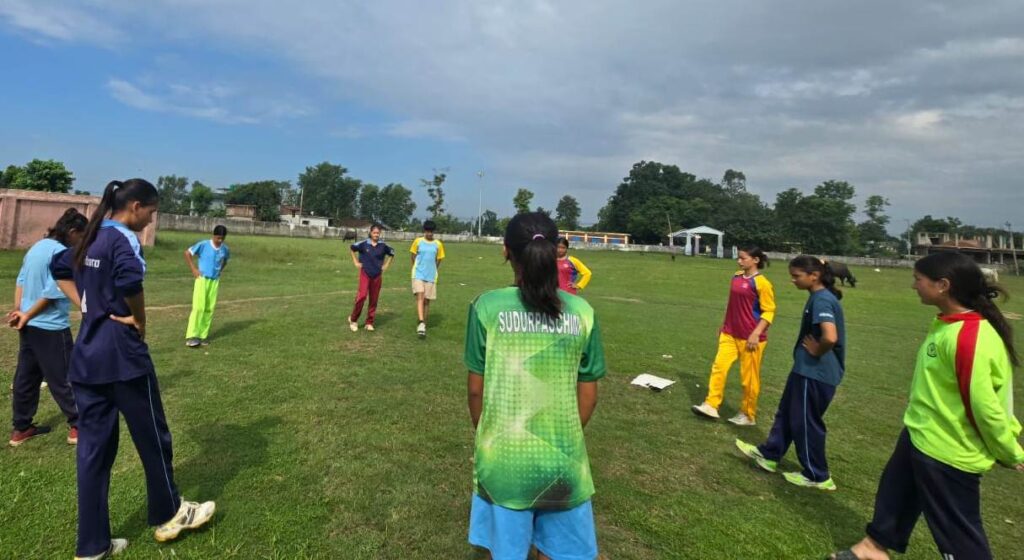 शुक्लाफाँटामा क्रिकेट: अभावैअभावका बीच फुल्दै आशाको सपना