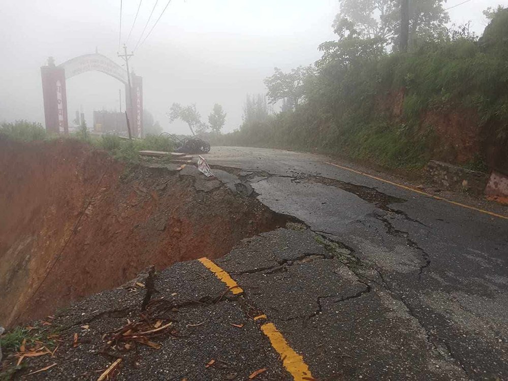 अविरल वर्षाले शुक्लागण्डकीमा सडक भासियो