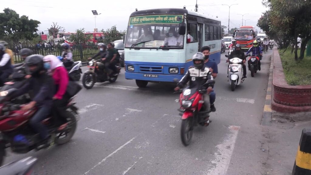 उपत्यका लगायत देशभरको जनजीवन सामान्य बन्दै