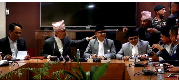 अर्थमन्त्री खनाललाई भेटेर शालिकरामको आक्रोश : “पहिला सचिव फेर्नुस्”