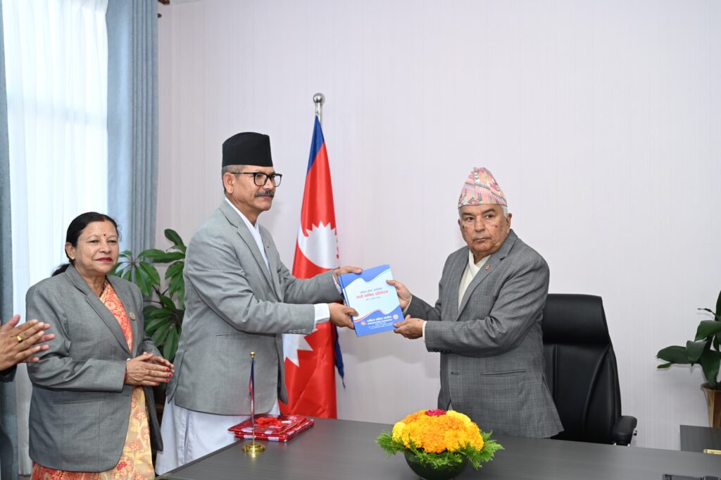 राष्ट्रपति समक्ष दलित अयोगले बुझायो वार्षिक प्रतिवेदन