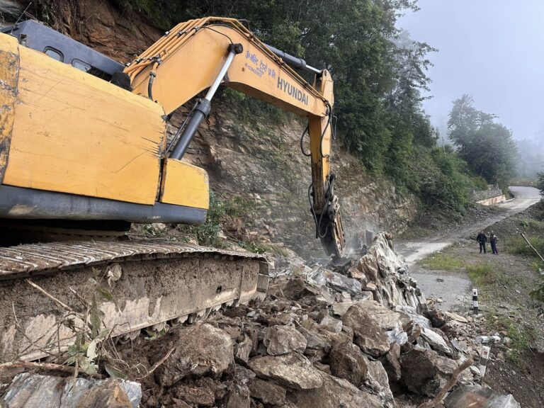 सात दिनपछि खुल्यो बागलुङ-सिगाना-बरेङ सडक