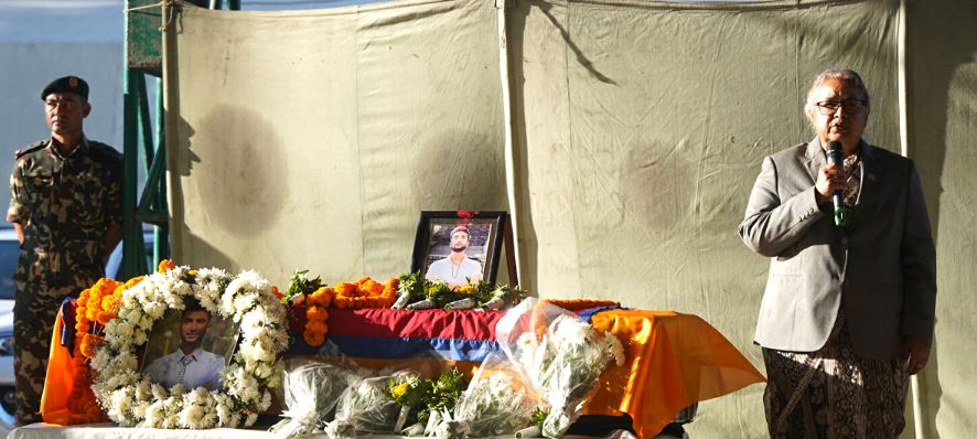 विपिन जोशीको अन्तिम यात्रा : देशभरको आँसु, प्रधानमन्त्रीदेखि आमासम्मको श्रद्धाञ्जली