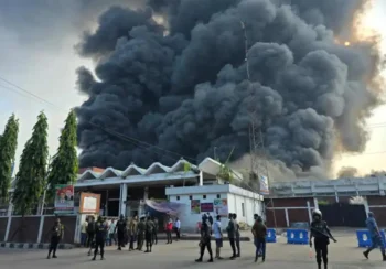 बंगलादेशको ढाकास्थित अन्तर्राष्ट्रिय विमानस्थलमा भिषण आगलागी