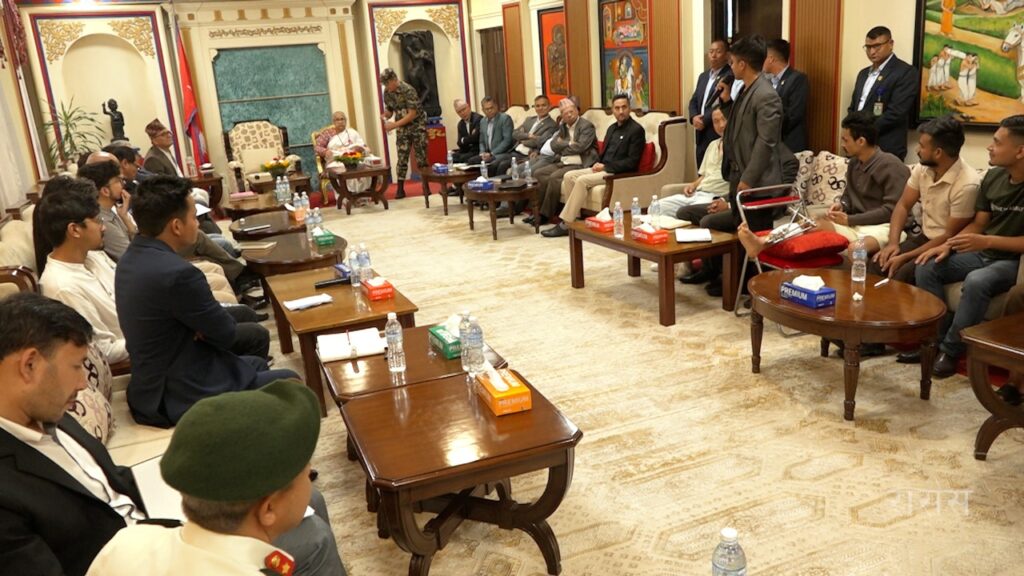 प्रधानमन्त्री र जेनजी समूहबीच छलफल