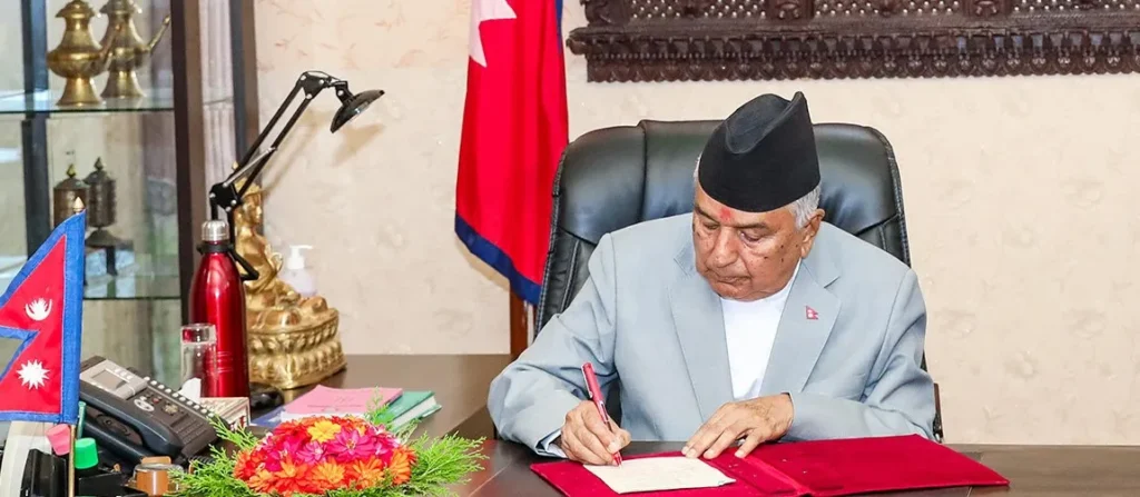 राष्ट्रपतिले आमनागरिकलाई दसैँको टीका नलगाउने