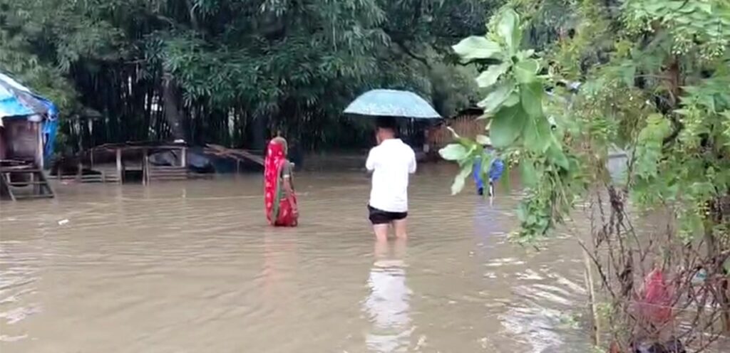 सुनसरीका बाढीपीडितलाई खाद्य सहयोग
