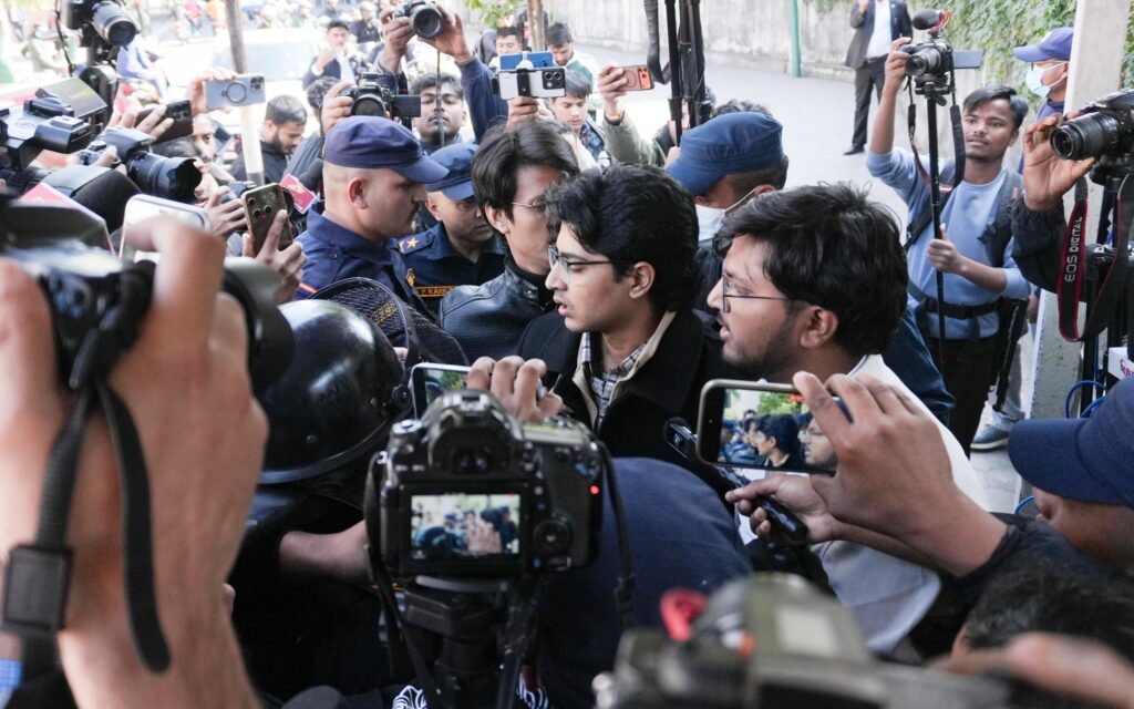 सिंहदरबारमा जेनजी समुहलाई प्रवेशमा रोक लगाएपछि प्रदर्शन