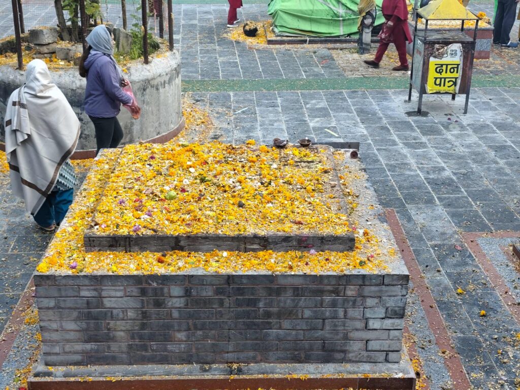 बालाचतुर्दशीः डोलेश्वर,ज्योतिर्लिङ्गेश्वर र गोकुलधाममा छरियो शतबीज