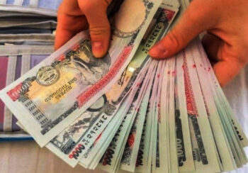 सडक बनाउन स्थानीयको दश लाख सहयोग