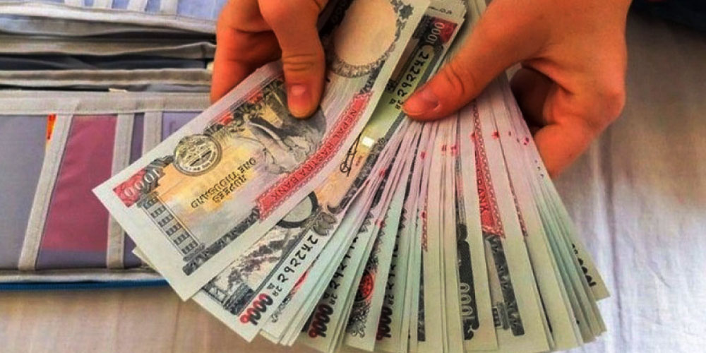 सडक बनाउन स्थानीयको दश लाख सहयोग