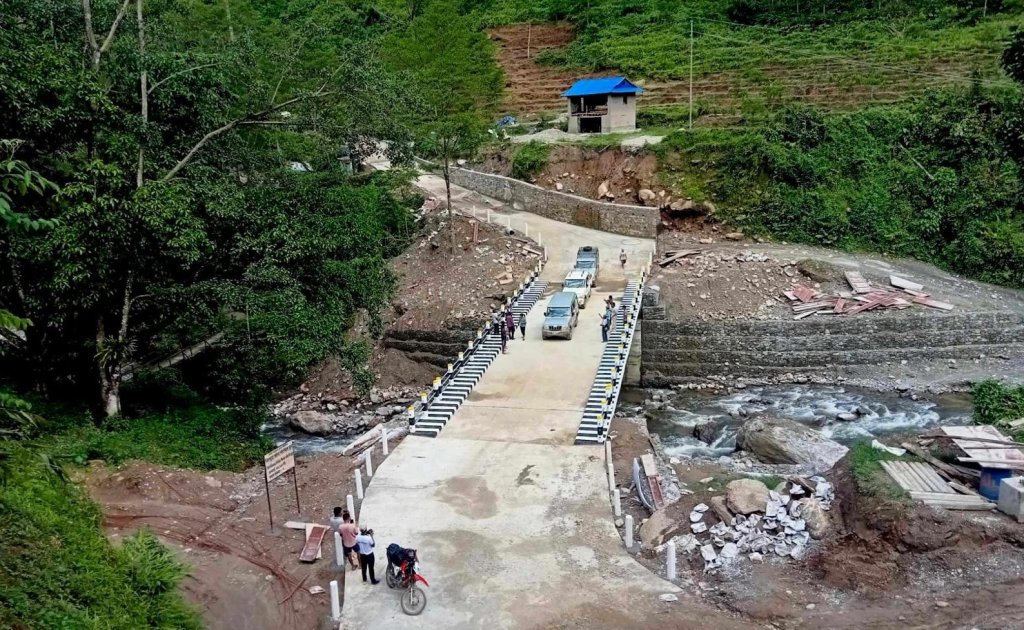 बएखुवा खोला पक्की पुल बनेपछि स्थानीयमा खुसी