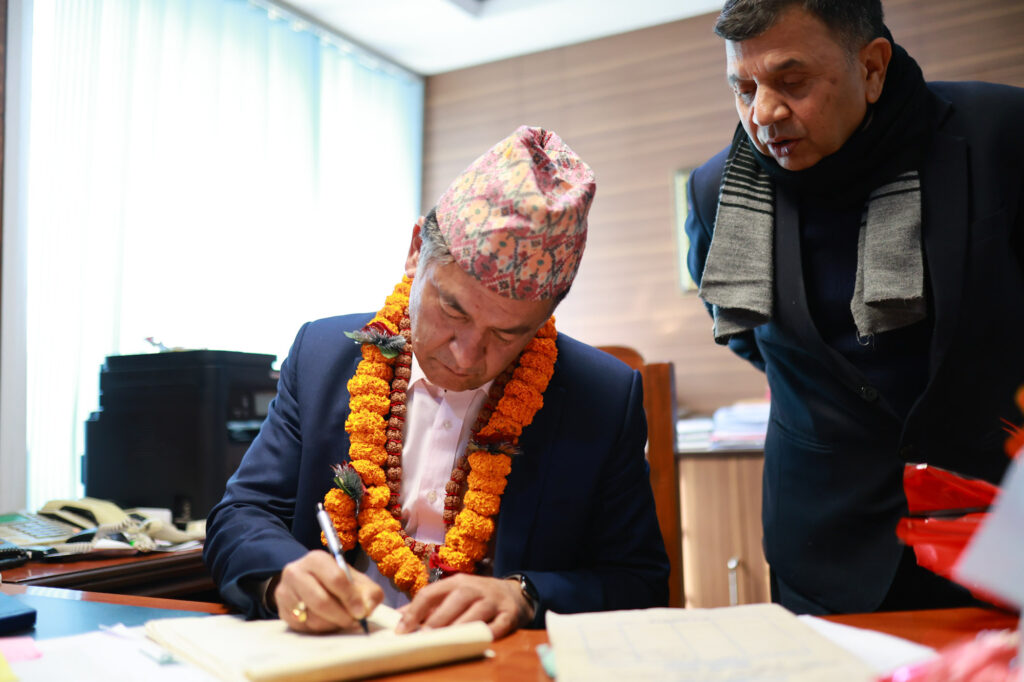 सर्वोच्चको आदेशपछि प्राधिकरणमा फर्किए हितेन्द्र