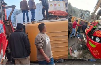 धादिङको चालिसेमा श्रृंखलाबद्ध दुर्घटना : ६ सवारी ठोक्किँदा मानवीय क्षतिको आशंका