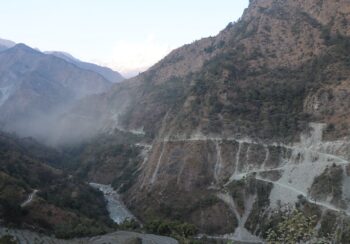 धवलागिरिवासीको गुनासो : ‘हरियाली वनपाखा र हराभरा बगैँचा धुलाम्मे भए’