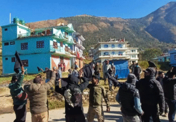 जनार्दन शर्मालाई कार्यकर्ताले गृह जिल्लामै देखाए कालो झन्डा