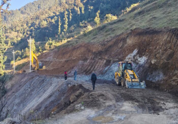 सालझण्डी–ढोरपाटन सडक : तीन पटक म्याद थप्दा ६० प्रतिशत काम