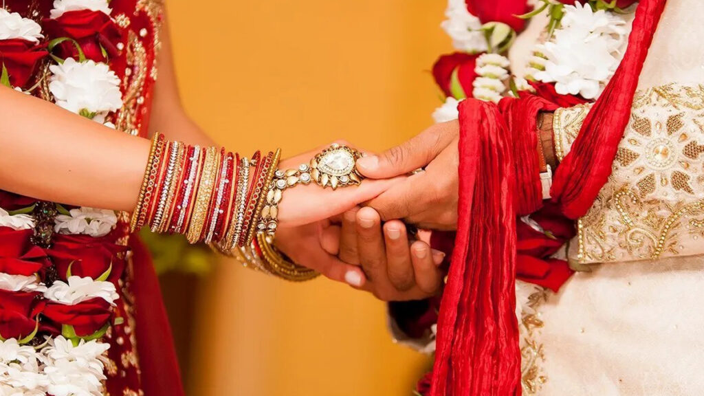 सामाजिक सञ्जालमा प्रेम गरी भारतीयसँग बिहे, जोखिममा नेपाली युवती