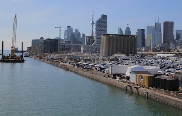 क्यानाडामा उत्पादन र सेवा क्षेत्रमा गिरावट