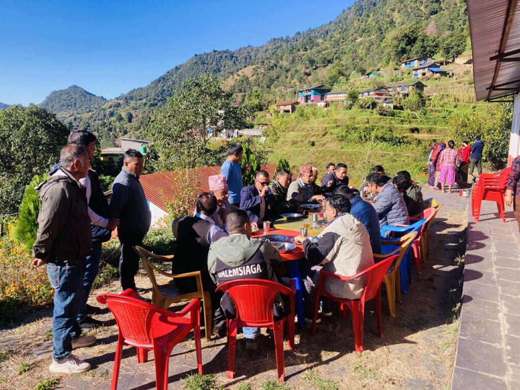 बेलढुङ्गा घरबासमा पाहुनाको रोजाइ ‘कोदोको सेलरोटी’