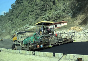 मुग्लिन पोखरा सडक: पश्चिम खण्डको मौरीओडारमा कालोपत्र थालियो