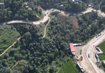 नागढुंगा नौबिसे सडक दैनिक पाँच घण्टा बन्द हुने